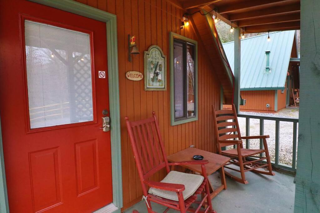 Cute Updated Mountain Cabin Fireplace #3 Helen Ngoại thất bức ảnh